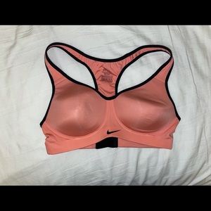 Nike Salmon Sportsbra